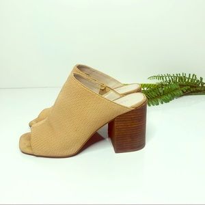 Kenneth Cole Kammie Slip On Tan Peep Toe Mules